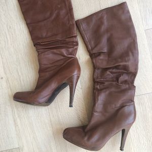 Banana Republic size 6 brown boot